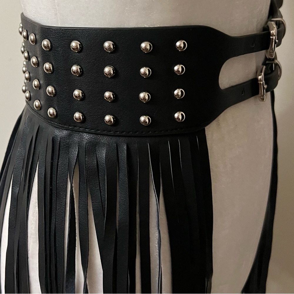 Fringed Leather Hip Belt — Black - Picture 5 of 10